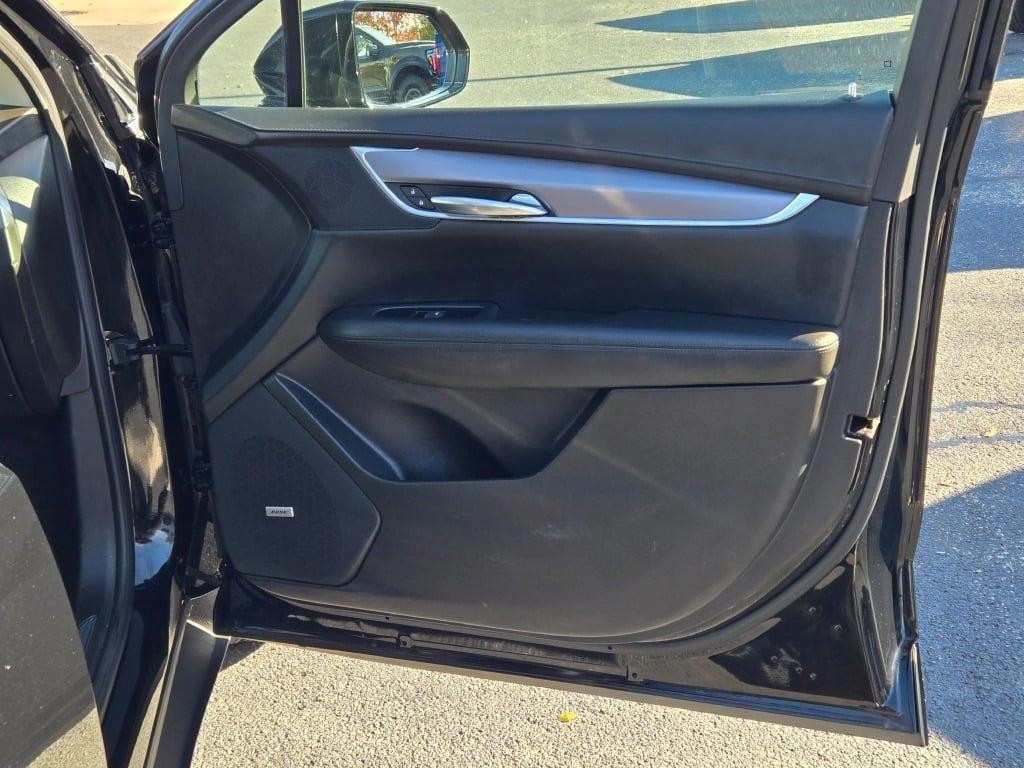 used 2017 Cadillac XT5 car, priced at $19,390