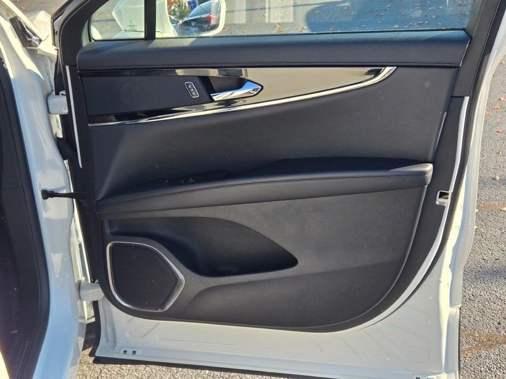 used 2022 Lincoln Nautilus car, priced at $31,490