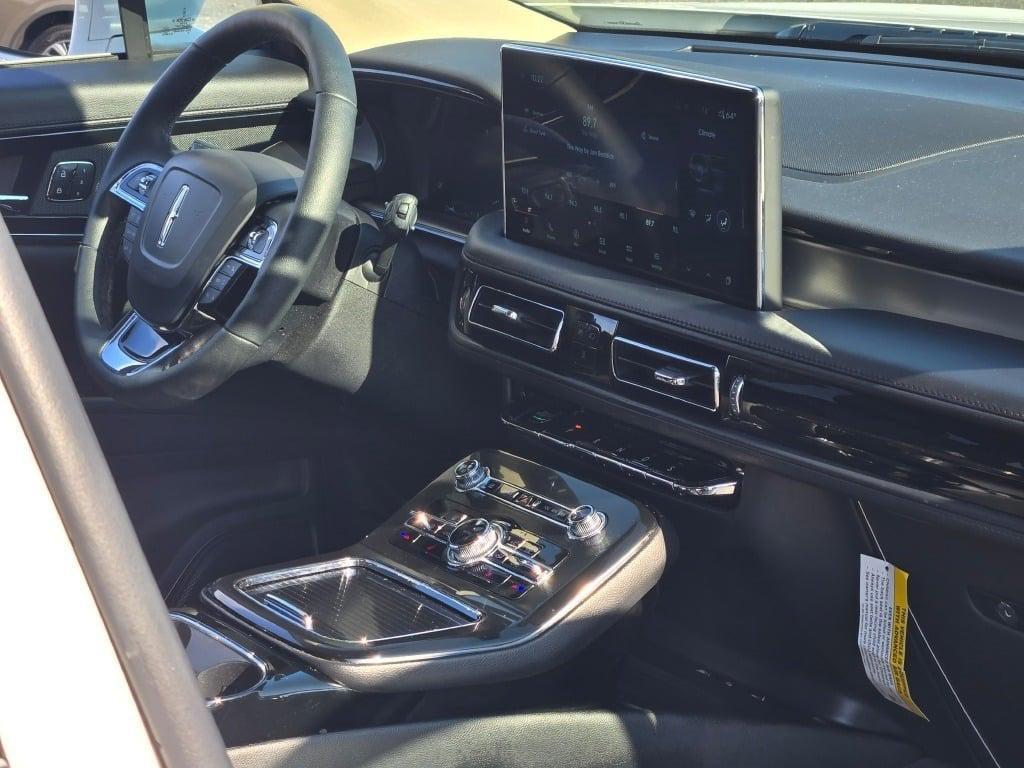 used 2022 Lincoln Nautilus car, priced at $31,490