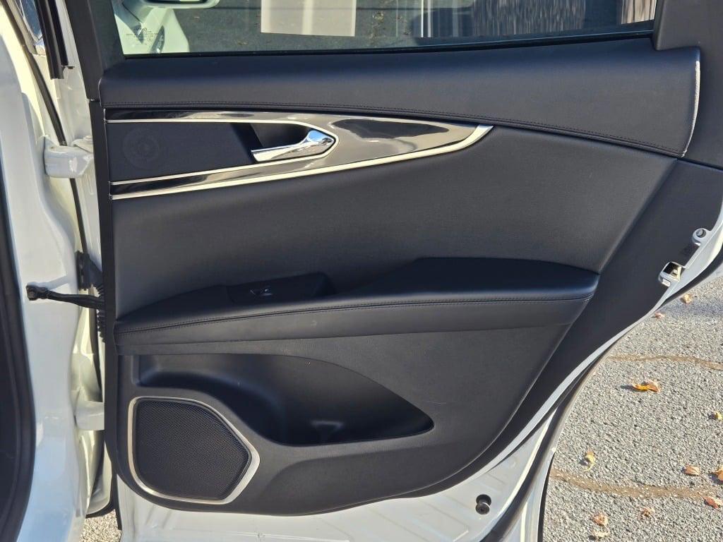 used 2022 Lincoln Nautilus car, priced at $31,490