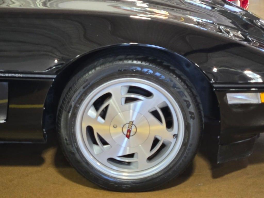 used 1987 Chevrolet Corvette car, priced at $14,990