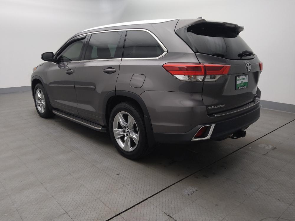 used 2018 Toyota Highlander car, priced at $26,195