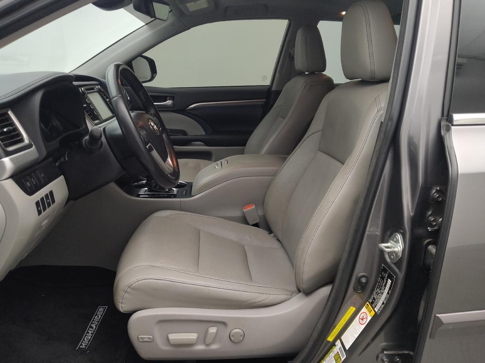 used 2018 Toyota Highlander car, priced at $26,195