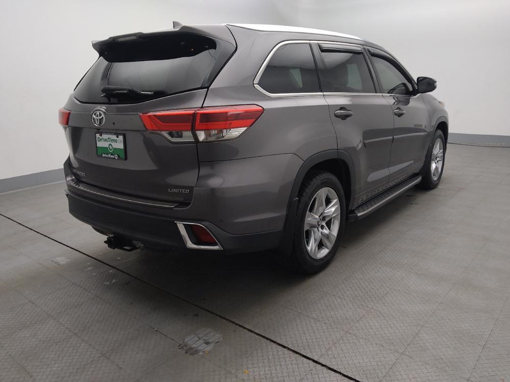 used 2018 Toyota Highlander car, priced at $26,195
