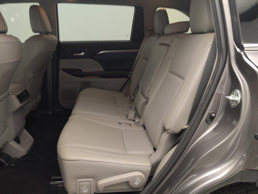used 2018 Toyota Highlander car, priced at $26,195
