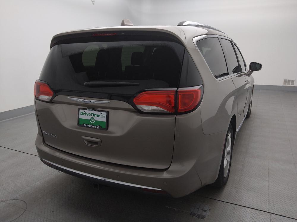 used 2018 Chrysler Pacifica car, priced at $14,395