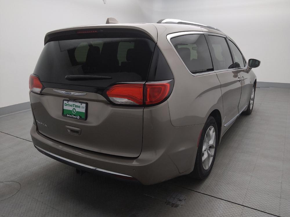 used 2018 Chrysler Pacifica car, priced at $14,395