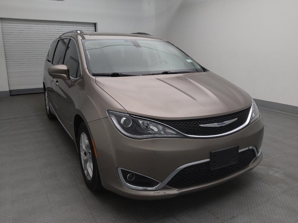 used 2018 Chrysler Pacifica car, priced at $14,395