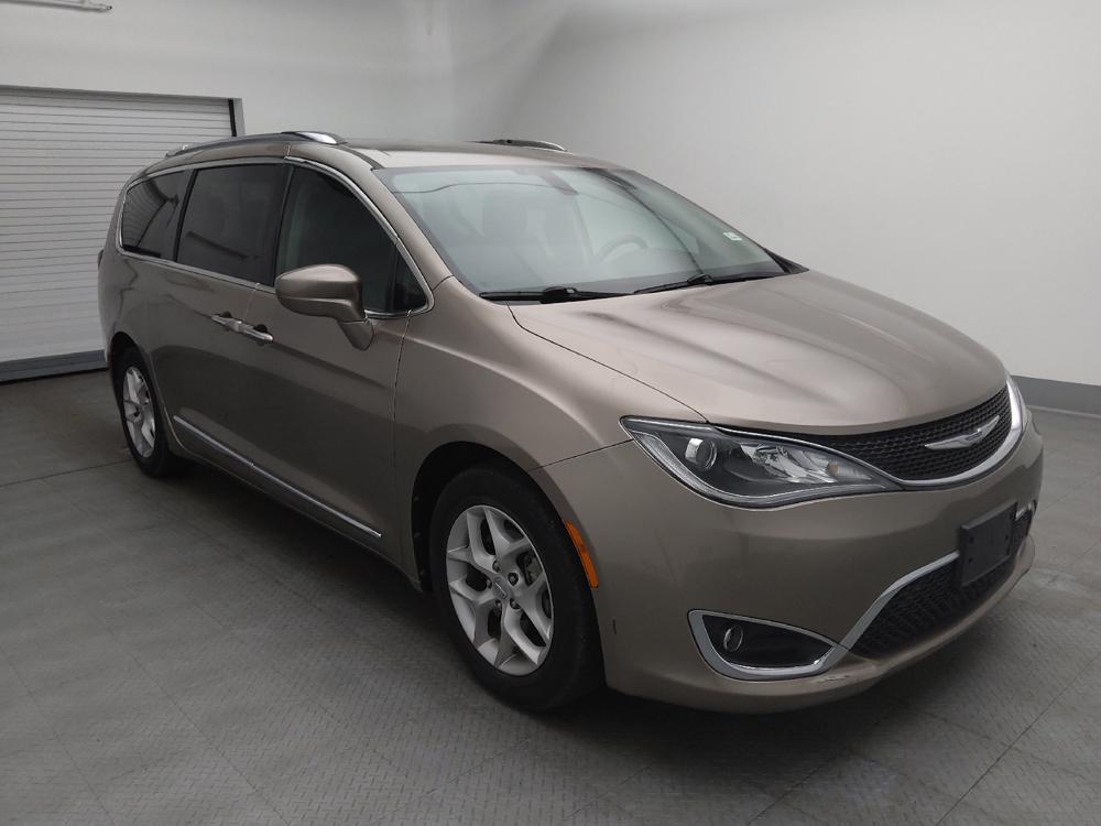 used 2018 Chrysler Pacifica car, priced at $14,395