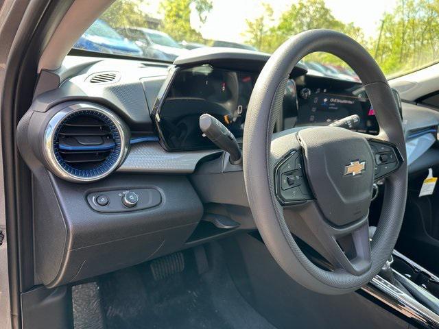 new 2025 Chevrolet Trax car, priced at $23,702