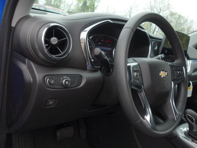 new 2025 Chevrolet Blazer car, priced at $35,872