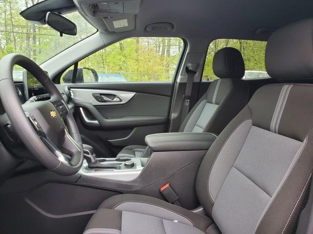 new 2025 Chevrolet Blazer car, priced at $33,399