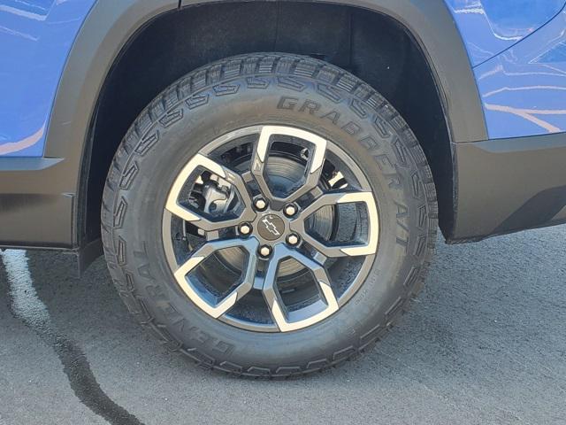 new 2026 Chevrolet Equinox car, priced at $33,249