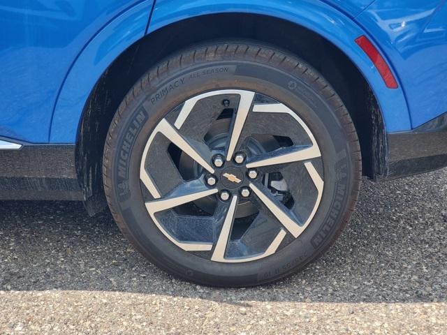 new 2025 Chevrolet Equinox EV car, priced at $33,899