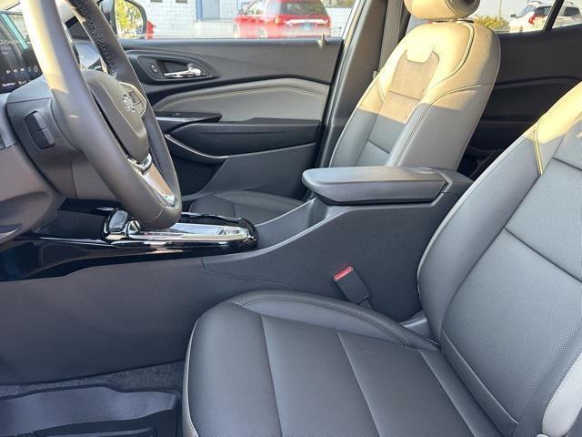 new 2025 Chevrolet Trax car, priced at $25,253