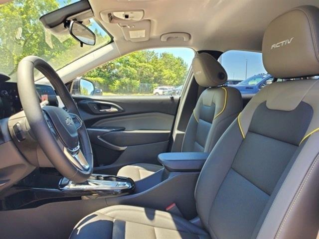 new 2025 Chevrolet Trax car, priced at $25,063