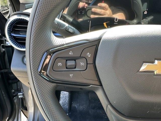 new 2025 Chevrolet Trax car, priced at $22,702