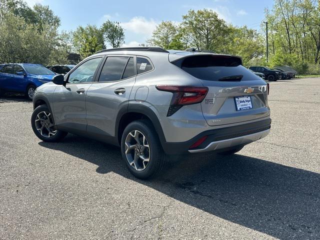 new 2025 Chevrolet Trax car, priced at $22,702