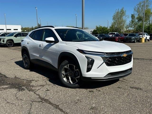 new 2025 Chevrolet Trax car, priced at $22,702