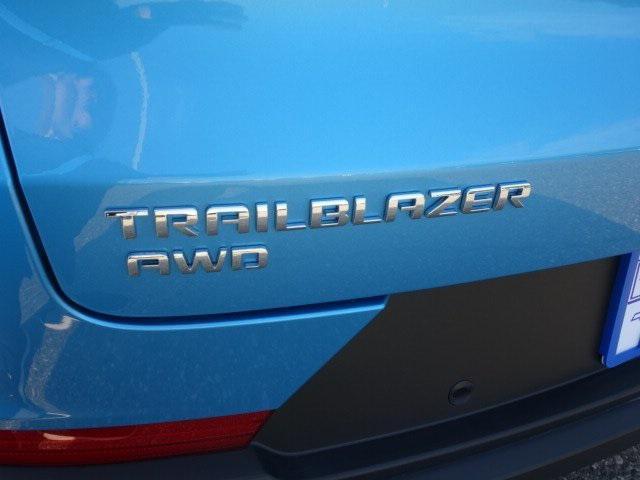 new 2025 Chevrolet TrailBlazer car, priced at $27,180