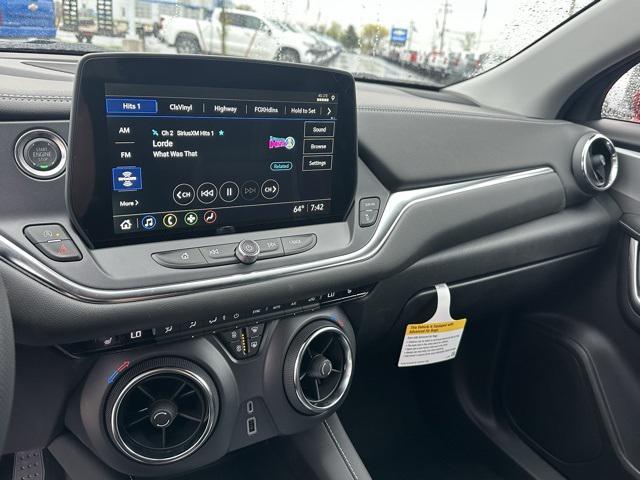 new 2025 Chevrolet Blazer car, priced at $35,804