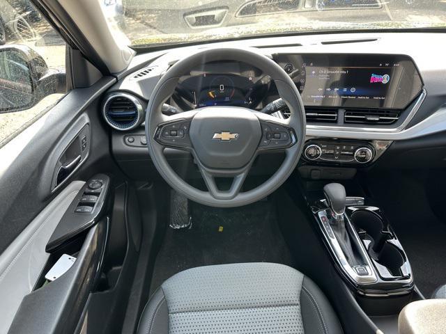 new 2025 Chevrolet Trax car, priced at $22,702