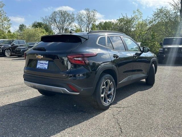 new 2025 Chevrolet Trax car, priced at $22,702