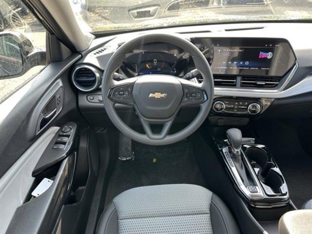 new 2025 Chevrolet Trax car, priced at $22,702