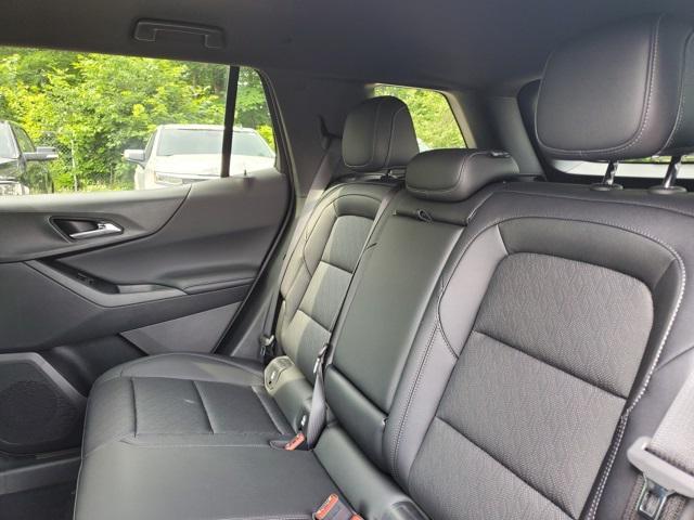 new 2026 Chevrolet Equinox car, priced at $31,011