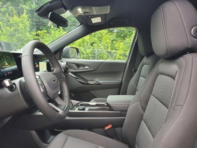 new 2026 Chevrolet Equinox car, priced at $30,633