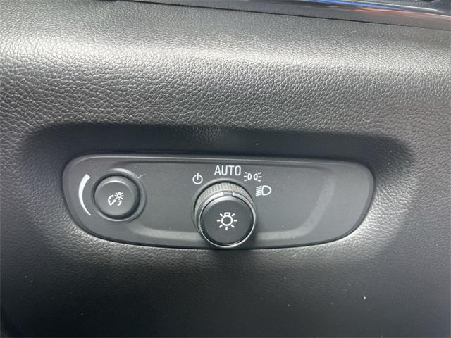 used 2023 Chevrolet Traverse car, priced at $31,455