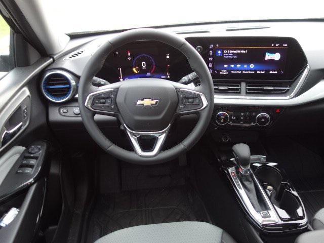 new 2025 Chevrolet Trax car, priced at $24,417