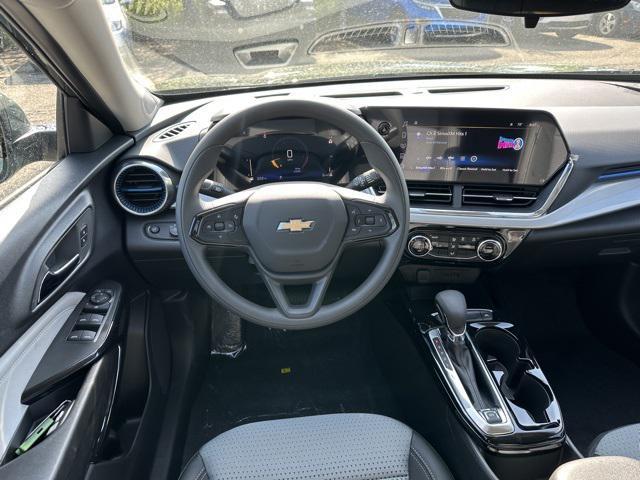 new 2025 Chevrolet Trax car, priced at $22,702
