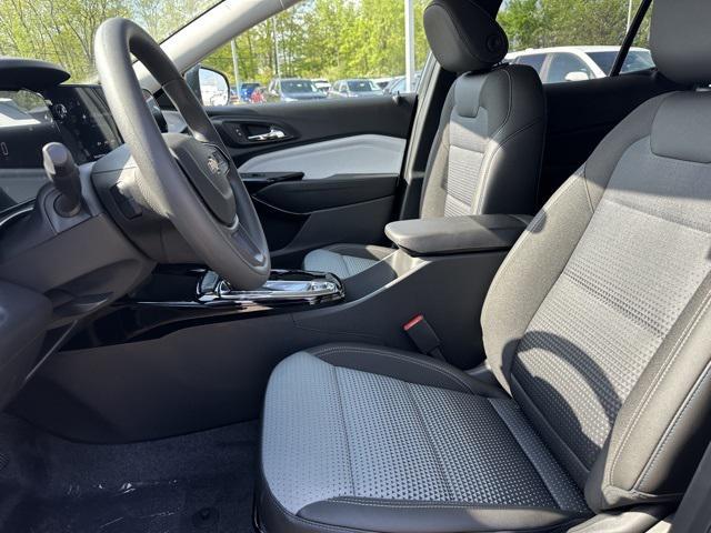 new 2025 Chevrolet Trax car, priced at $22,702
