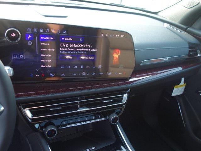 new 2025 Chevrolet Traverse car, priced at $50,672