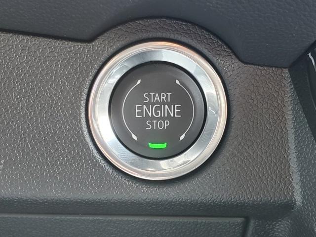 new 2025 Chevrolet Traverse car, priced at $42,144