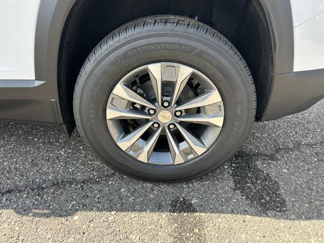 new 2026 Chevrolet Equinox car, priced at $32,045