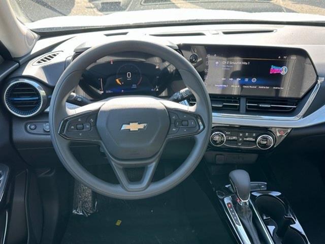 new 2025 Chevrolet Trax car, priced at $22,702