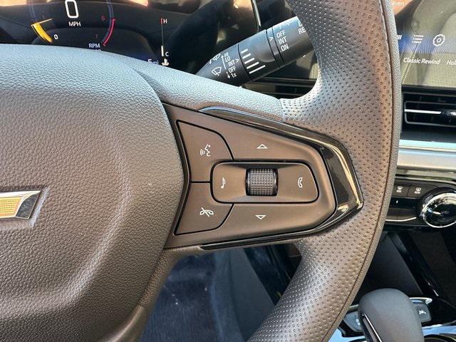 new 2025 Chevrolet Trax car, priced at $22,702