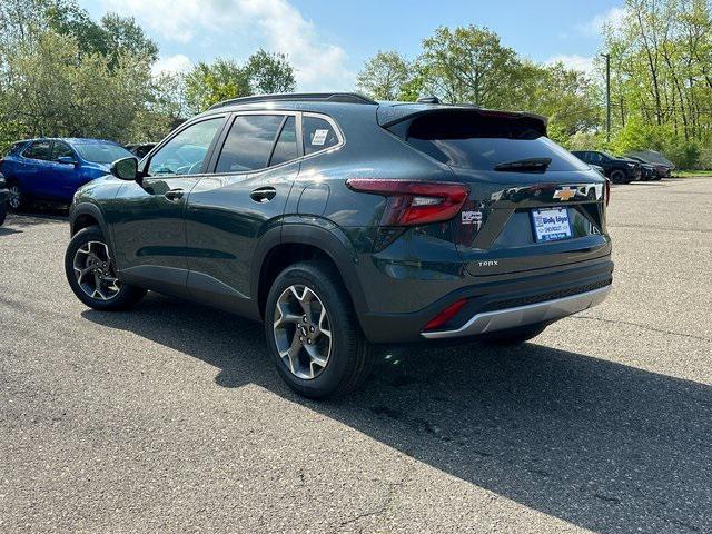 new 2025 Chevrolet Trax car, priced at $22,702