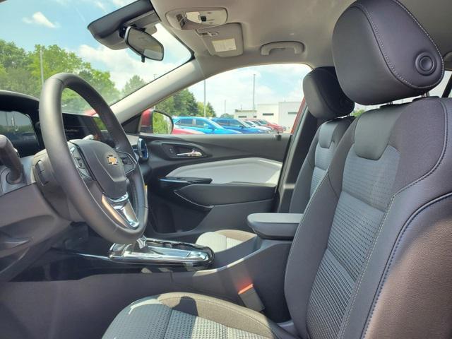new 2025 Chevrolet Trax car, priced at $22,722