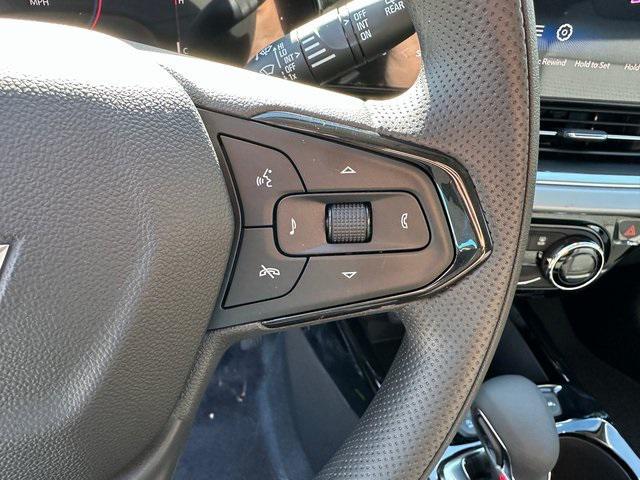 new 2025 Chevrolet Trax car, priced at $22,202