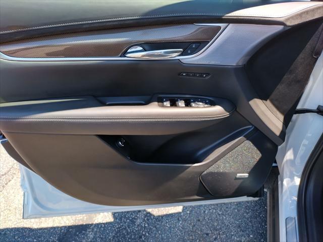 used 2025 Cadillac XT6 car, priced at $61,191