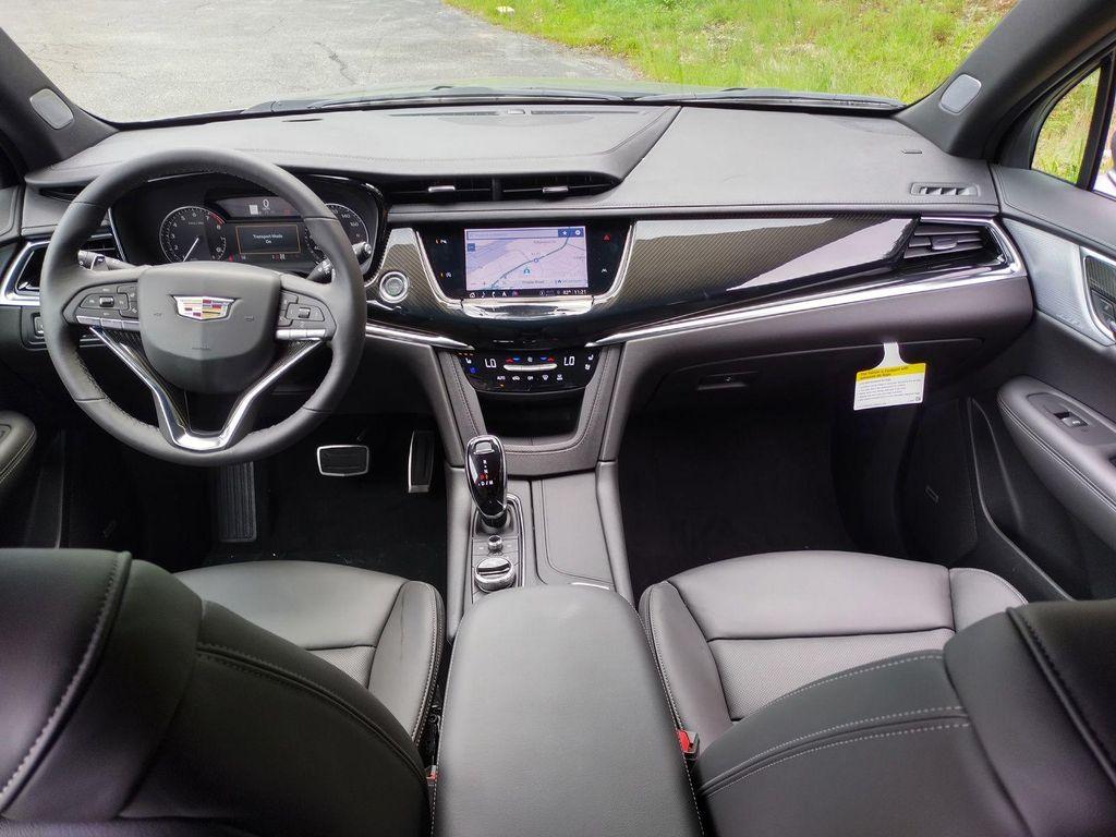 new 2025 Cadillac XT6 car, priced at $65,698