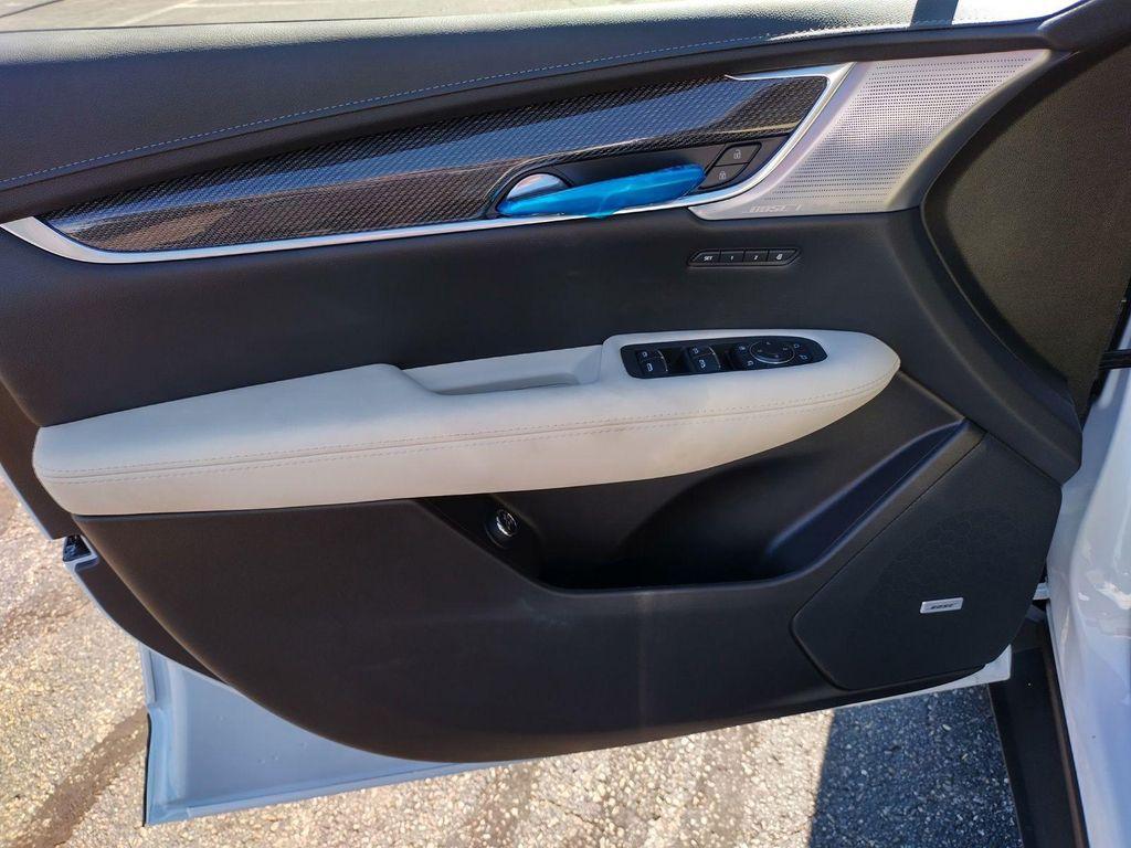 new 2025 Cadillac XT5 car, priced at $64,065