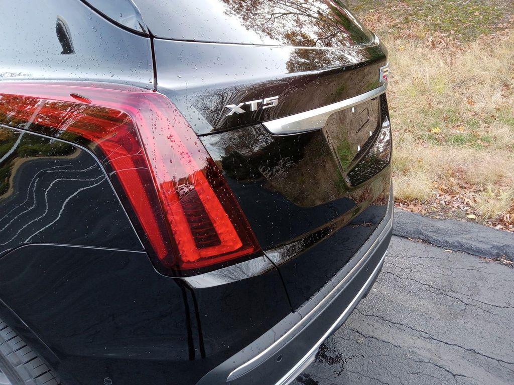 new 2026 Cadillac XT5 car, priced at $59,095