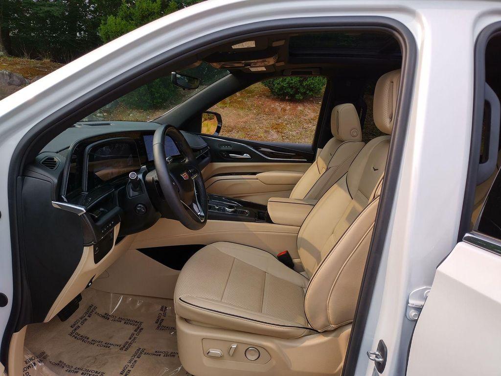 used 2024 Cadillac Escalade ESV car, priced at $88,656