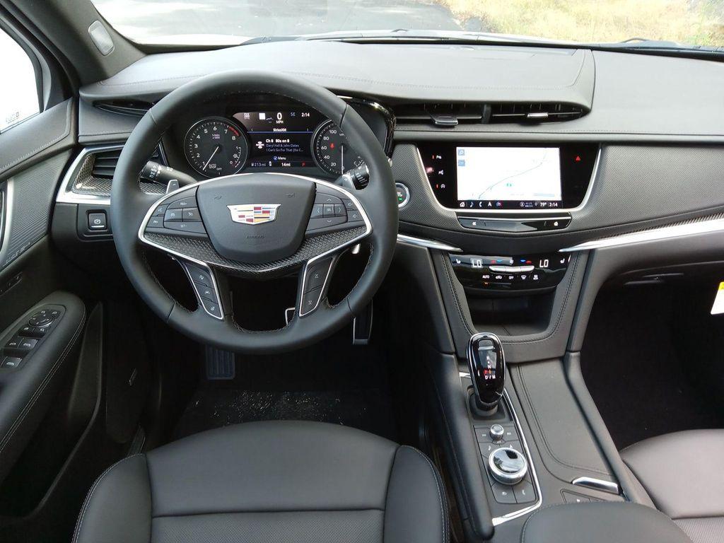 new 2025 Cadillac XT5 car, priced at $64,065