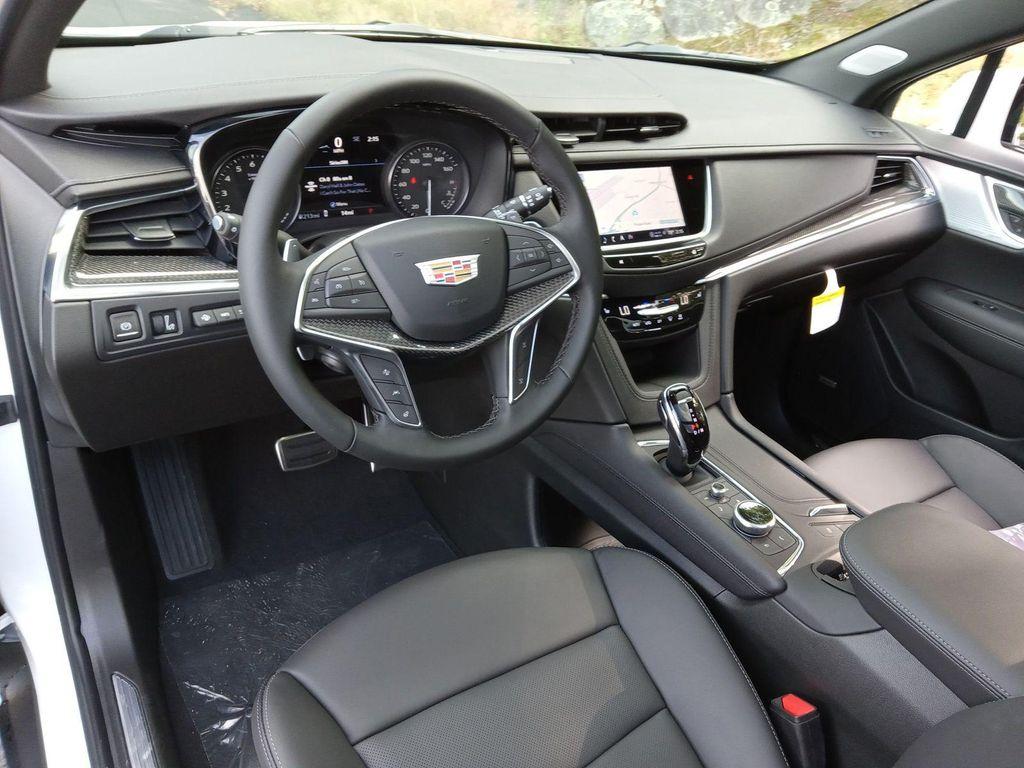 new 2025 Cadillac XT5 car, priced at $64,065