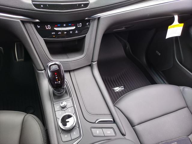 new 2025 Cadillac XT5 car